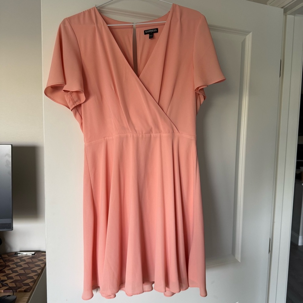Express Mini Wrap Dress - Picture 5 of 8